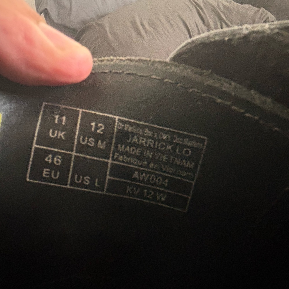 Dr. Martens Black Men's Boots - Picture 4 of 4